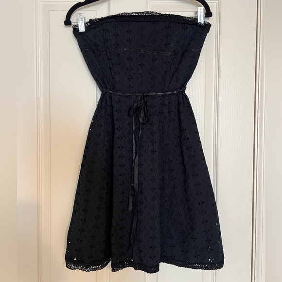Betsey Johnson Dresses & Skirts - Betsey Johnson Elegant Black Strapless Eyelet Dress